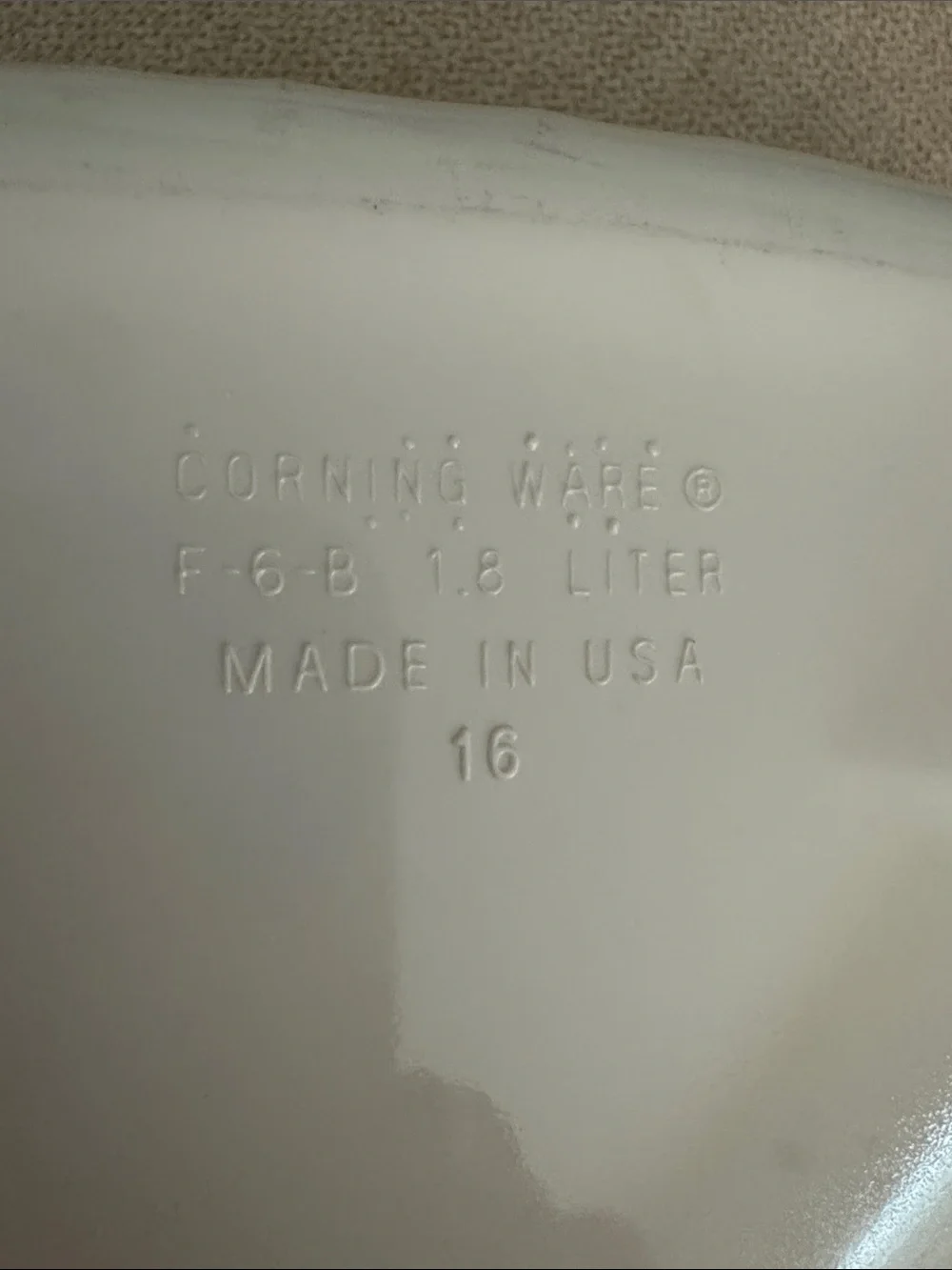 Corningware French White 1.8 Liter Casserole Dish with Lid